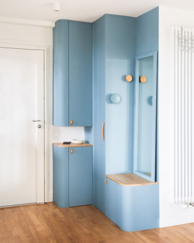Entrée bleu clair