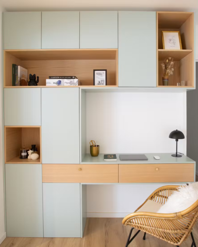 bureau_avec_rangements_intégrés
