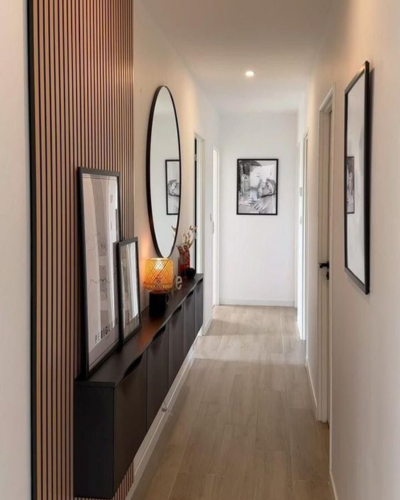 meuble suspendu et miroir - petit couloir